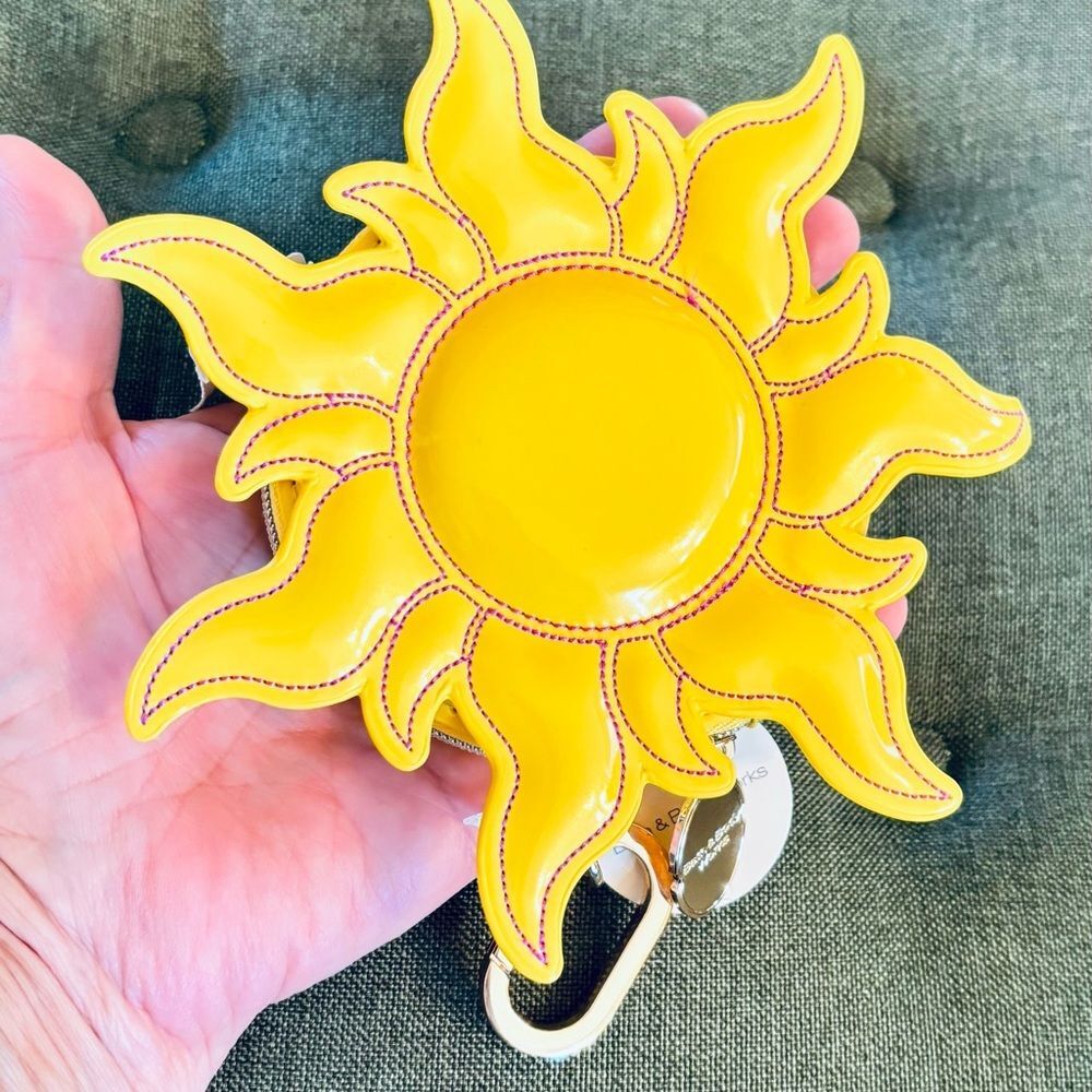 Bath & Body Works Disney Princess Rapunzel Tangled sun burst charm coin purse - Picture 2 of 3